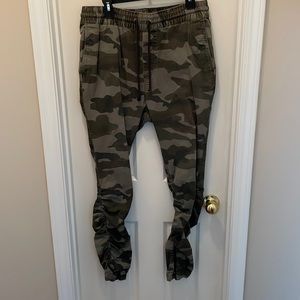H&M Camo Skinny Joggers